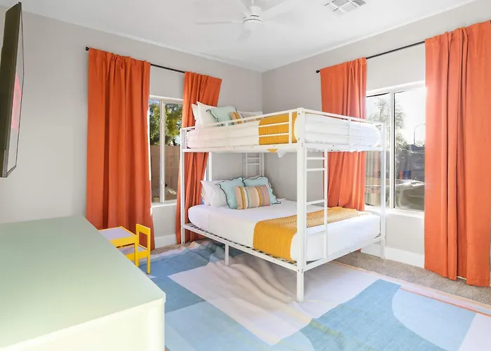 Holiday home Bloomin' Dunes - Pool Pickleball & Tiki Bar Chandler