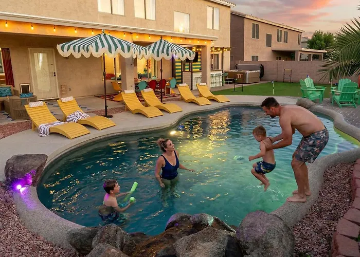 Holiday home Bloomin' Dunes - Pool Pickleball & Tiki Bar Chandler